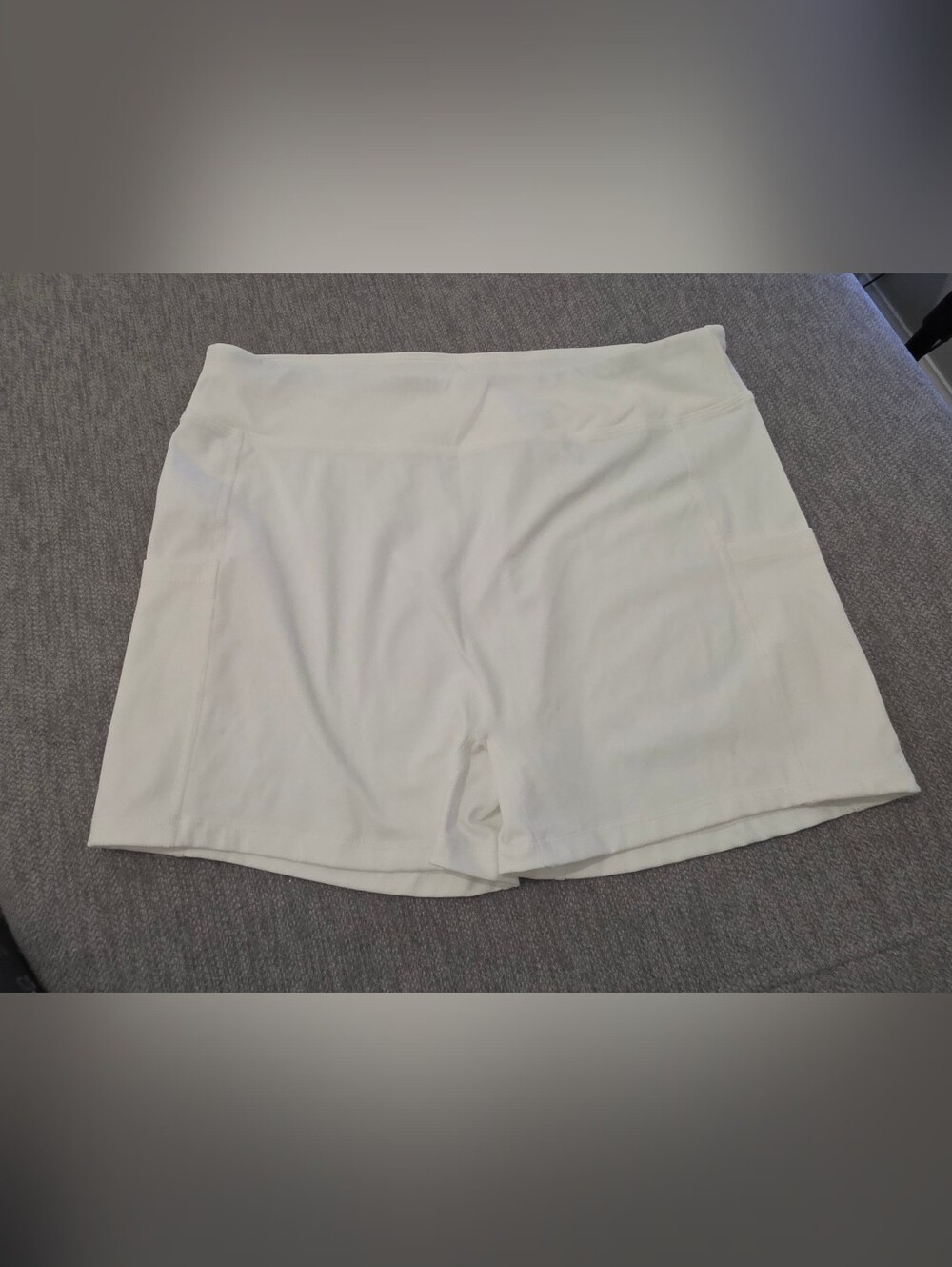 HALARA White Biker Shorts Sz L